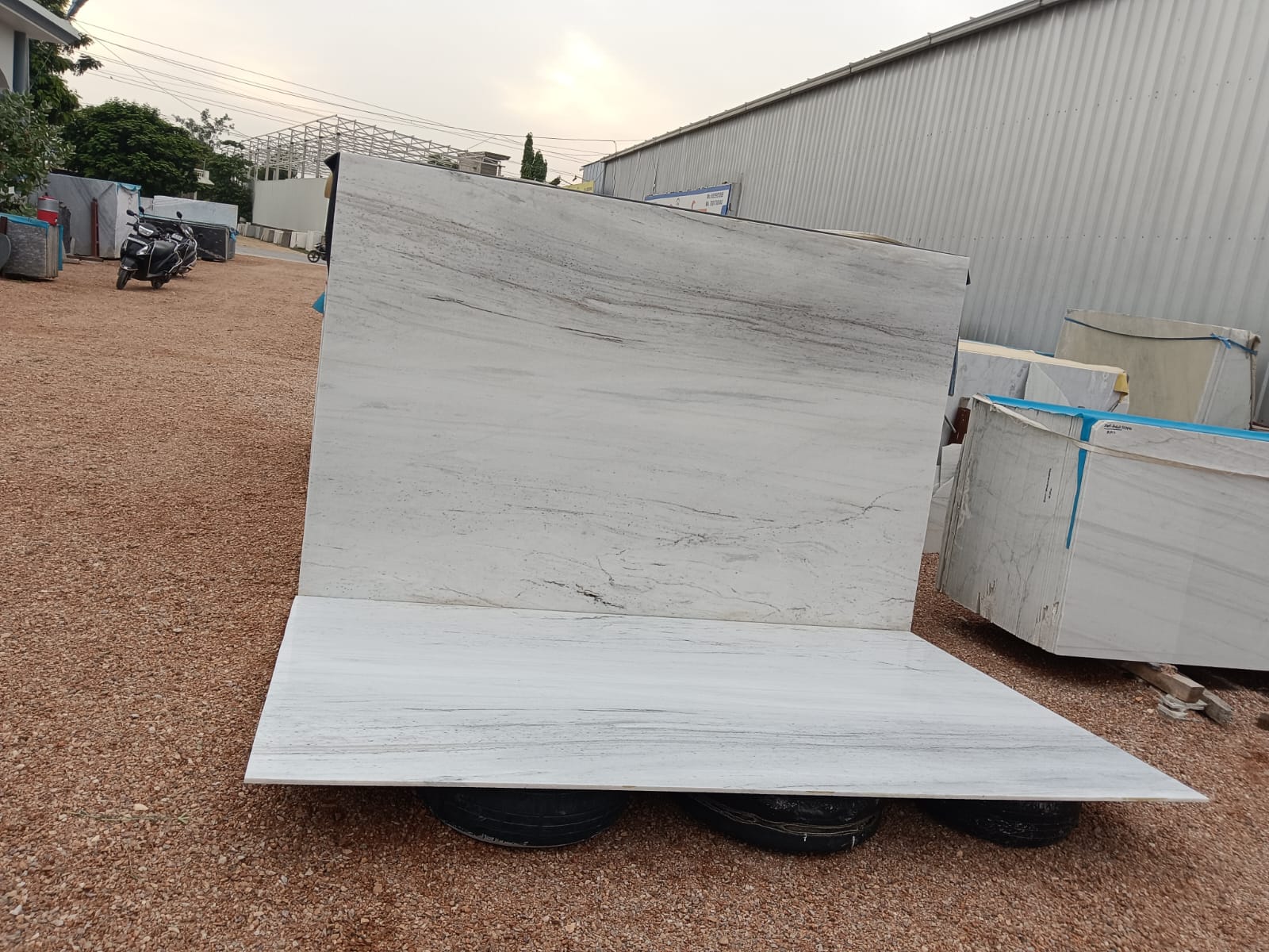 WhatsApp Image 2025-12-31 at 13.08.35 (1)